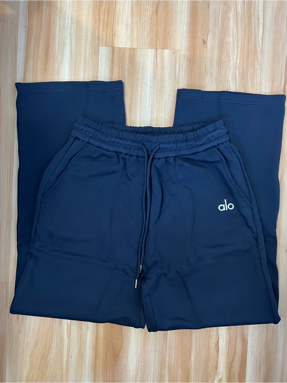 ALO Yoga Navy Half-Zip Pullover & Jogger Set - Picture 3 of 5